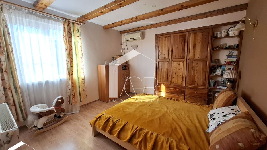 Casa tip duplex cu 6 camere, zona Republicii - Poză 15