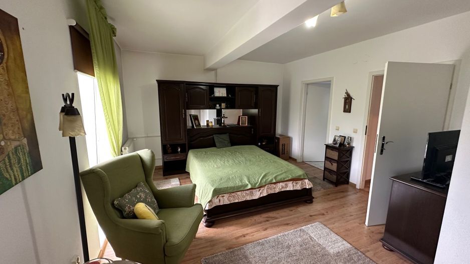 Casă / Vilă cu 5 camere zona Lunei - Poză 20