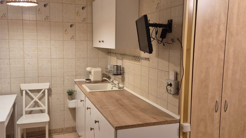 De inchiriat apartament cu 3 camere , Tineretului sector4 - Poză 3