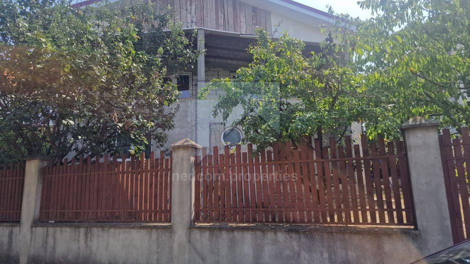 Vanzare Vila S+P+1E+Pod - Adunatii Copaceni - Poză 1