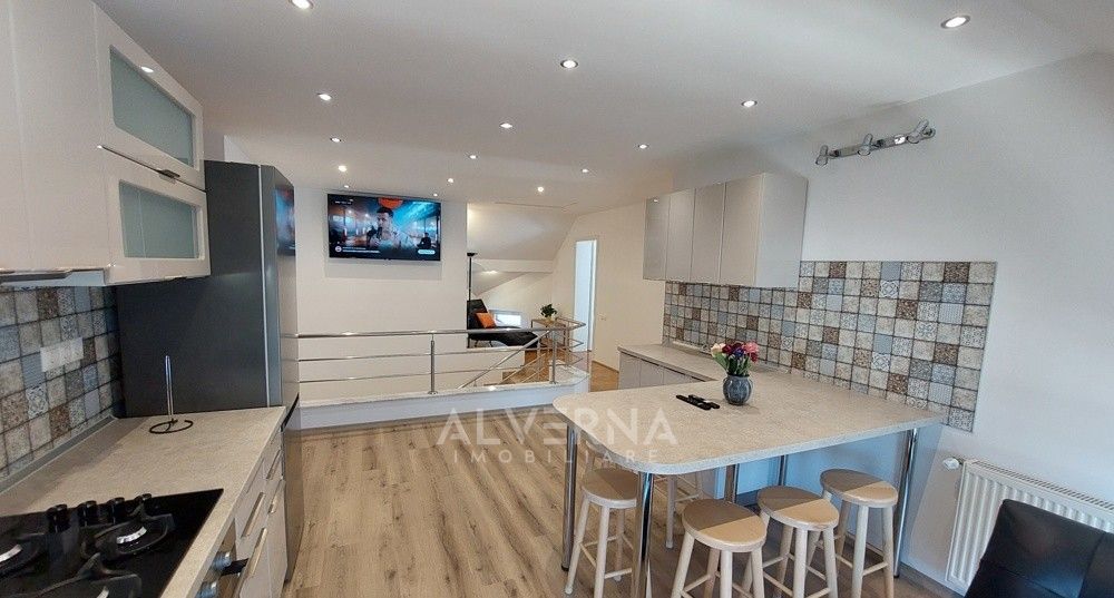 Apartament 3 camere | 100mp + 2 balcoane | parcare | zona Europa - Poză 2