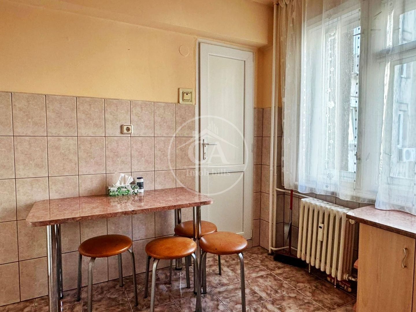 Apartament de închiriat cu 4 camere în zona Decebal, Oradea - Poză 12