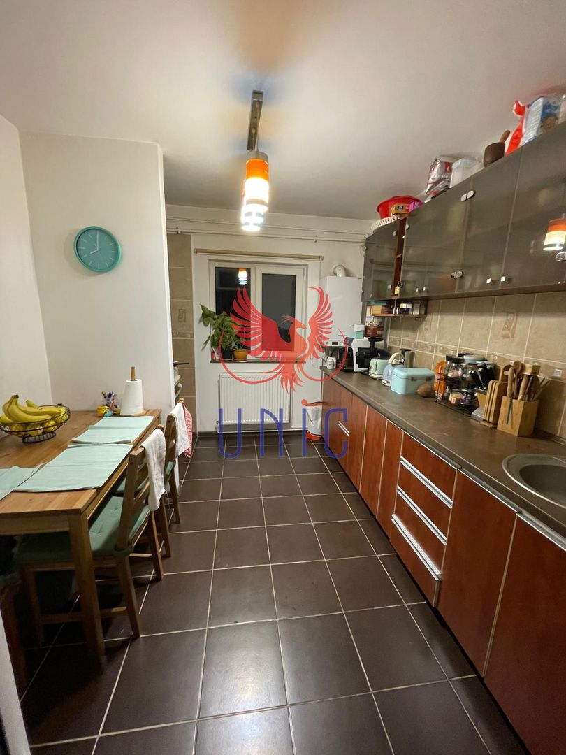 3 camere decomandate - Rovine - 112 000 Euro - Poză 4