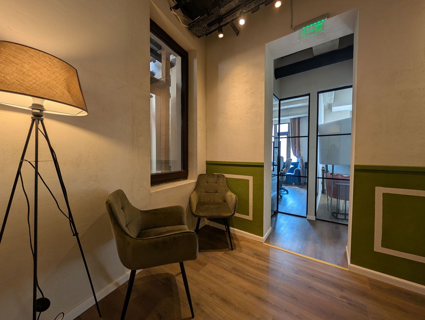 Coworking modern în zona Cișmigiu – 3 birouri de închiriat - Poză 52