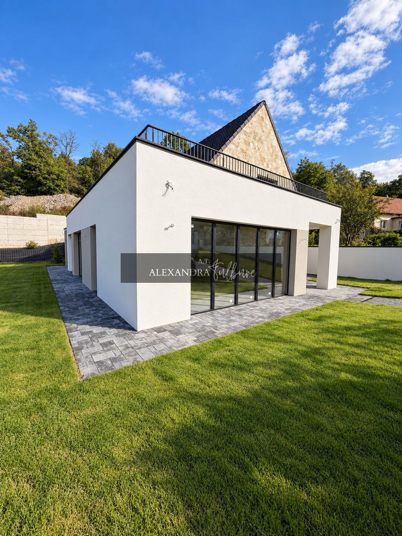 Casa individuala 6 camere, 5 bai, terasa la etaj, curte, P+ET+POD - Poză 8