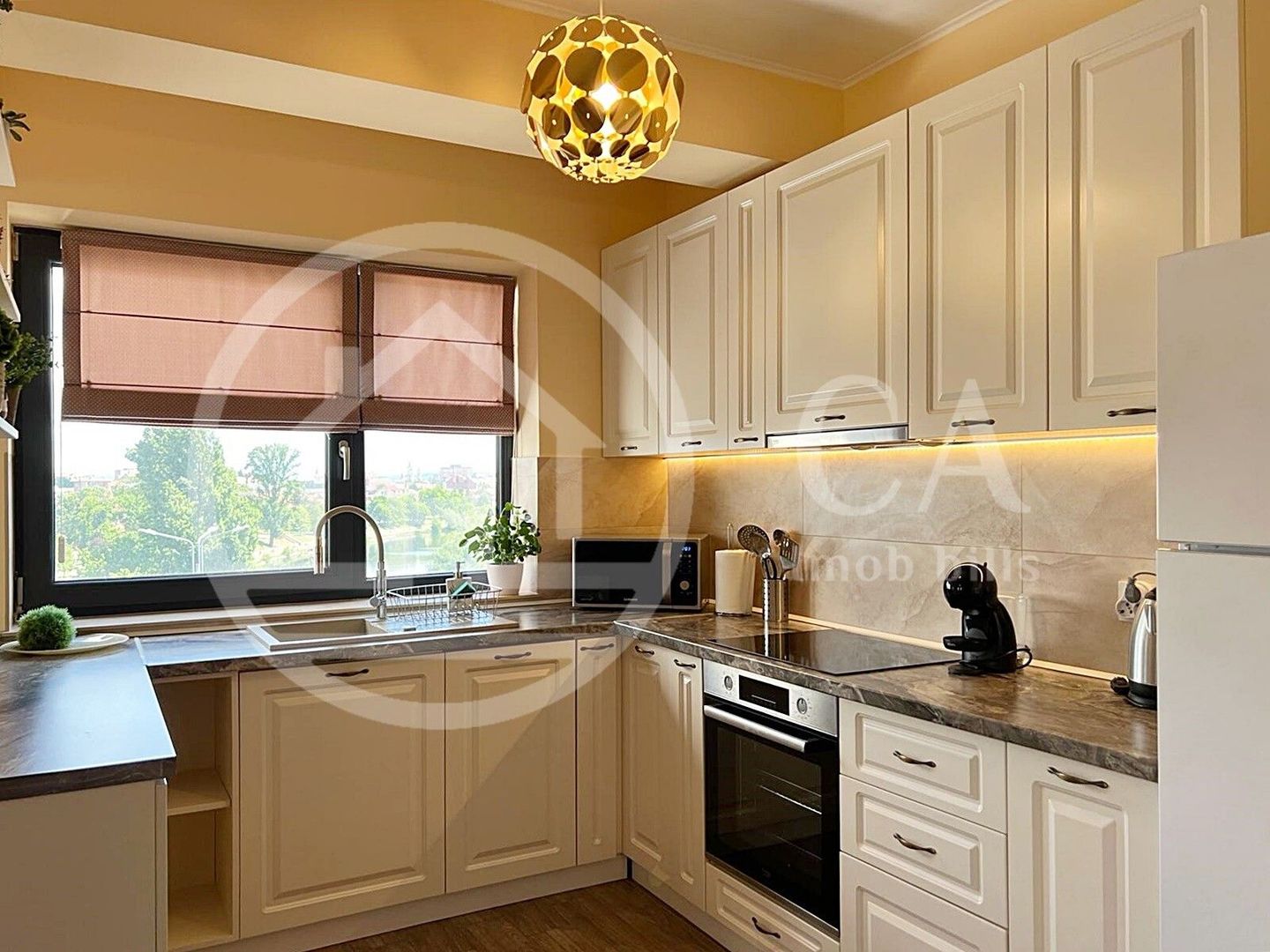 Apartament cu 3 camere de inchiriat in Prima Panorama zona Decebal, Oradea - Poză 3