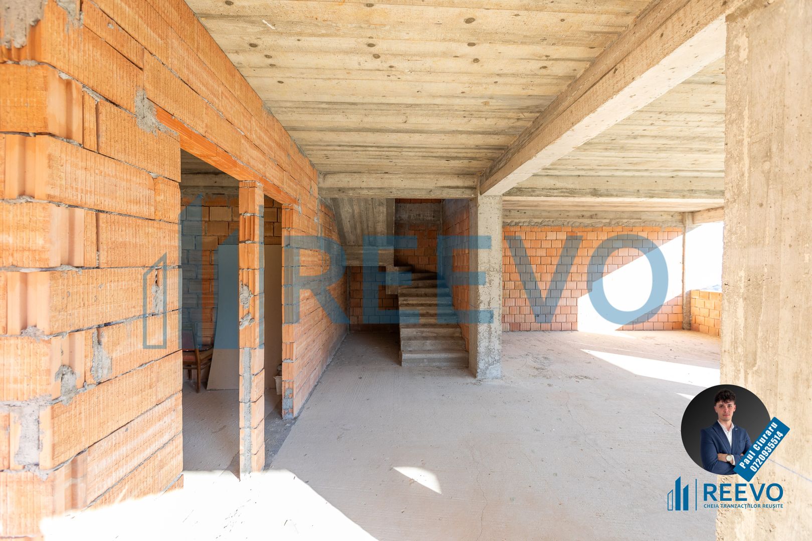 Pensiune/Vilă la roșu P+E+M în Sărata - Poză 9