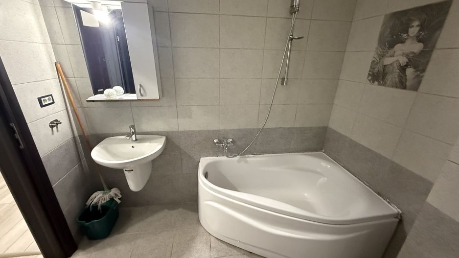Garsonieră dublă 39mp- living + dormitor + balcon mare - Etaj 1 - Poză 7