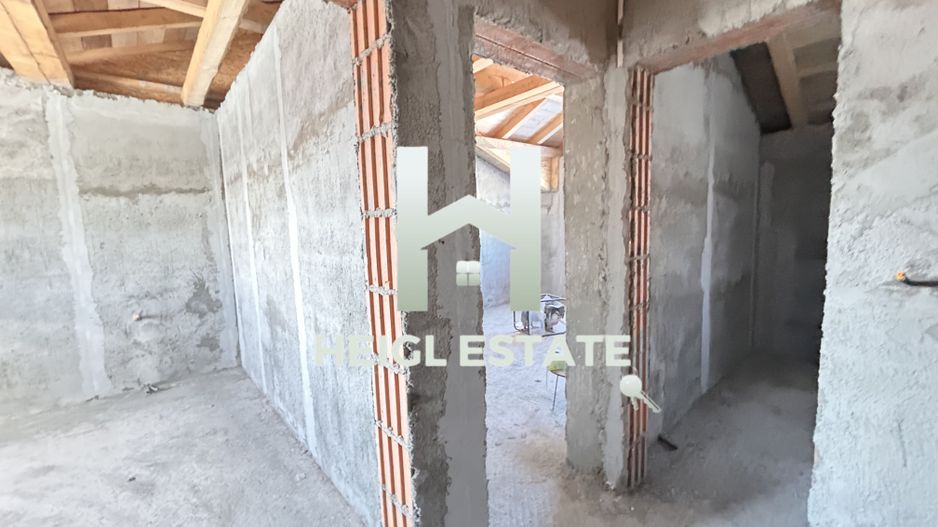 Duplex despărtit prin cameră tehinca Mosnita Noua - Poză 4