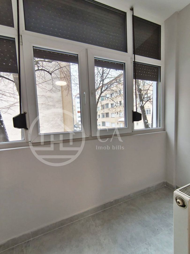 Apartament de vânzare cu 2 camere în zona Rogerius, Oradea - Poză 4