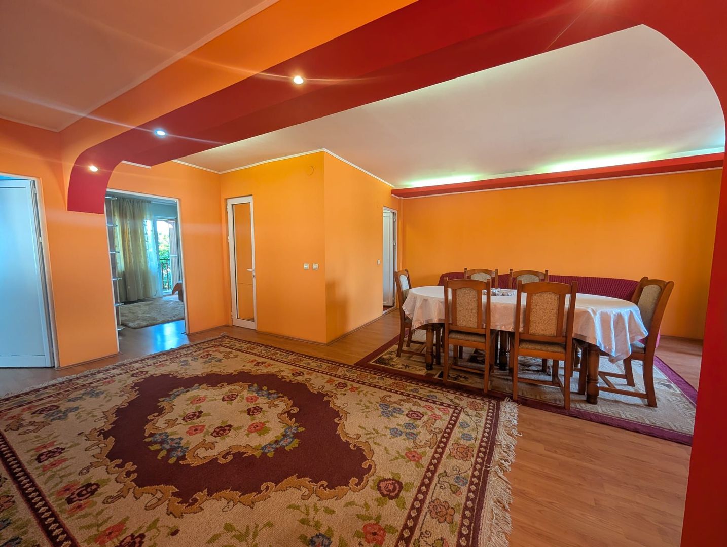 Vila spațioasă 6 camere cu teren generos – Ferentari – Preț excelent! - Poză 11