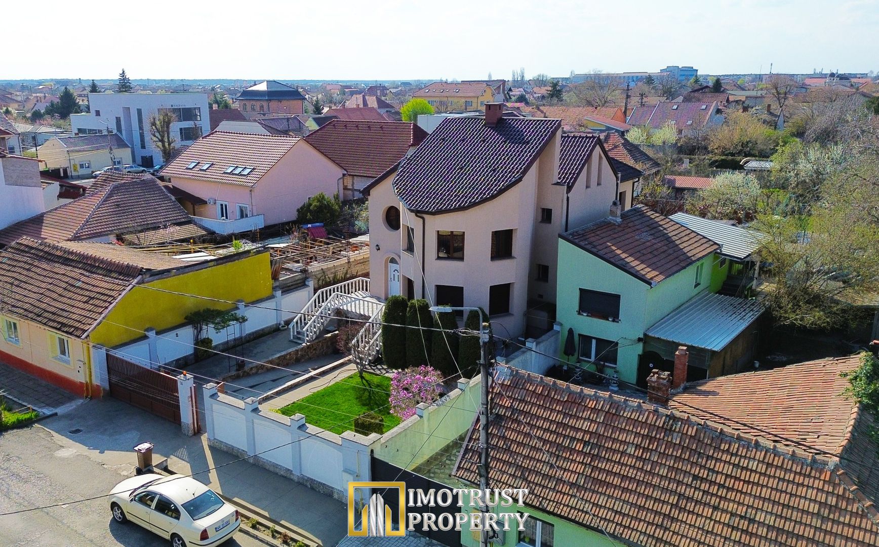 🏡 VILA DEOSEBITĂ DE VÂNZARE ÎN ARAD – ZONA CENTRALĂ - Poză 11
