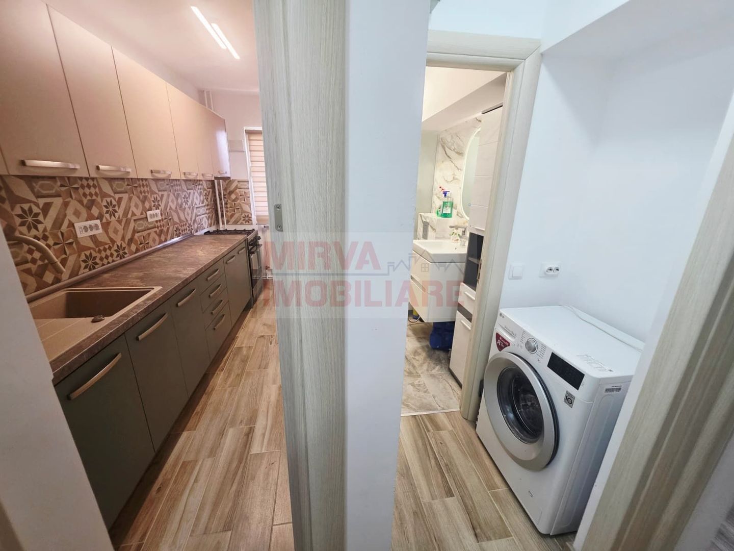 Garsoniera, mobilata si utilata, prima inchiriere, zona Sud - Poză 12