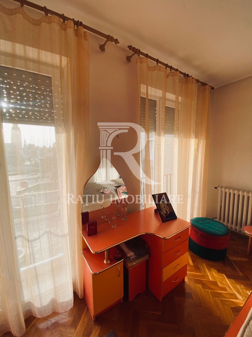 Apartament cu 4 camere | Pet Frendly | Ultracentral | Oradea - Poză 9