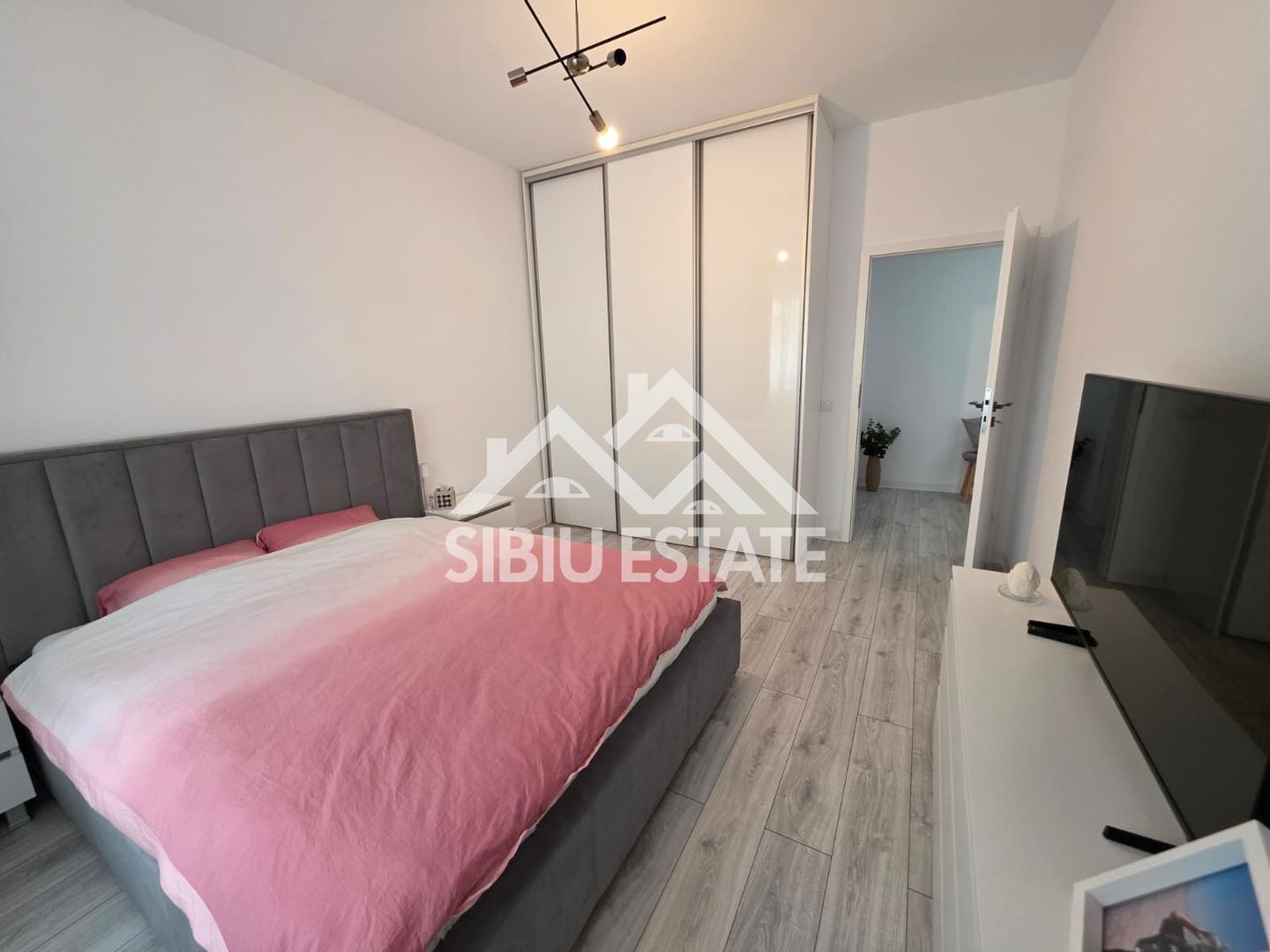 Studio 37 mp cu gradina,  zona Brana, Selimbar - Poză 3