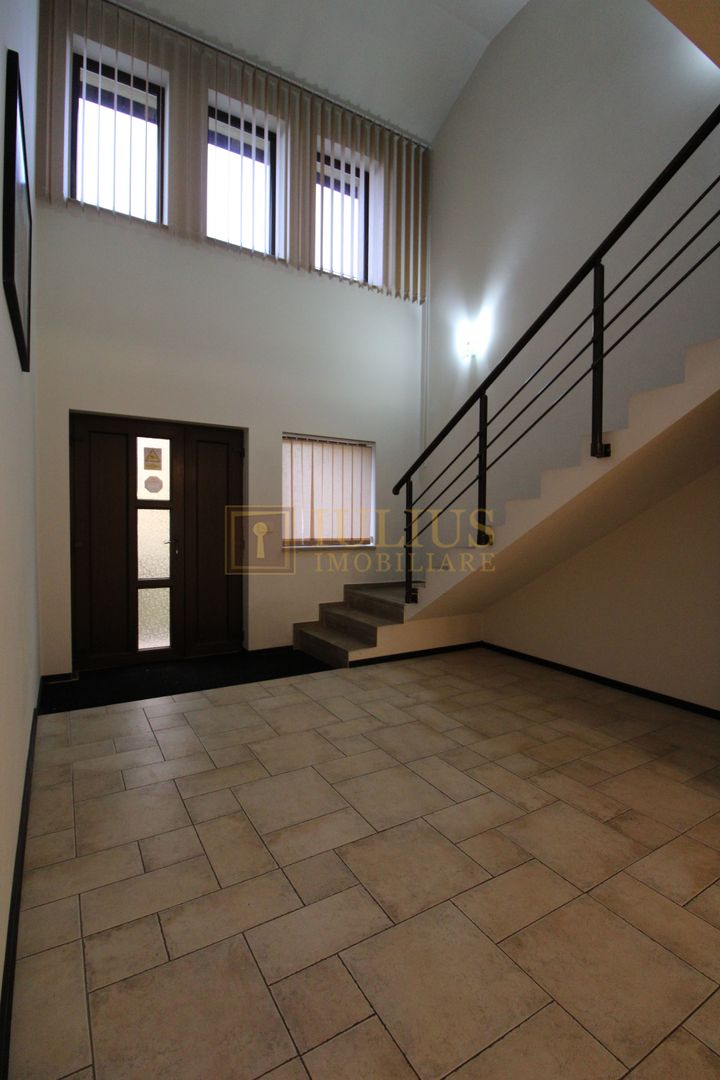 Cetatii; 5 camere, spatiu depozitare, garaj, curte, ideal pentru sediu firma. - Poză 4