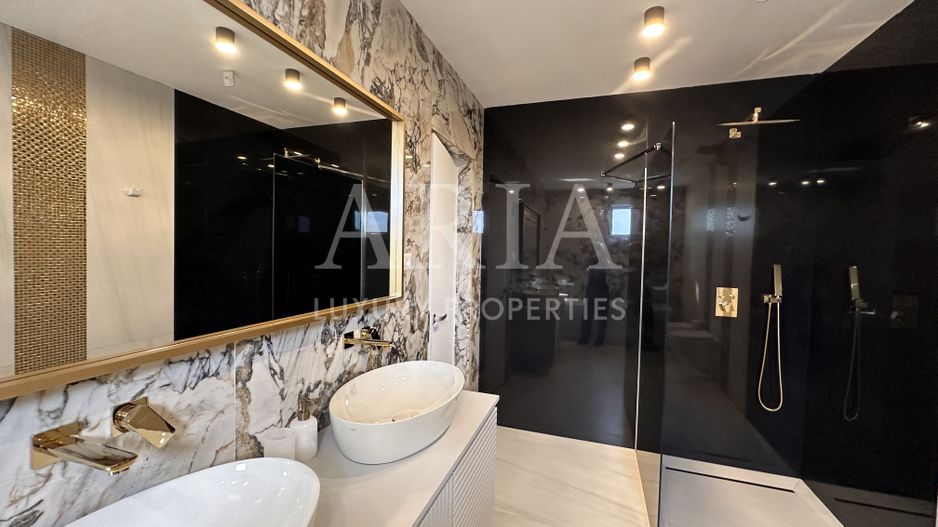 SMART VILLA - POOL - LUXURY GATED COMMUNITY - NEAR THE FOREST - Poză 17