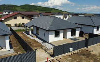 Casa pe parter cu 4 camere de vânzare - Sânpetru - Poză 2