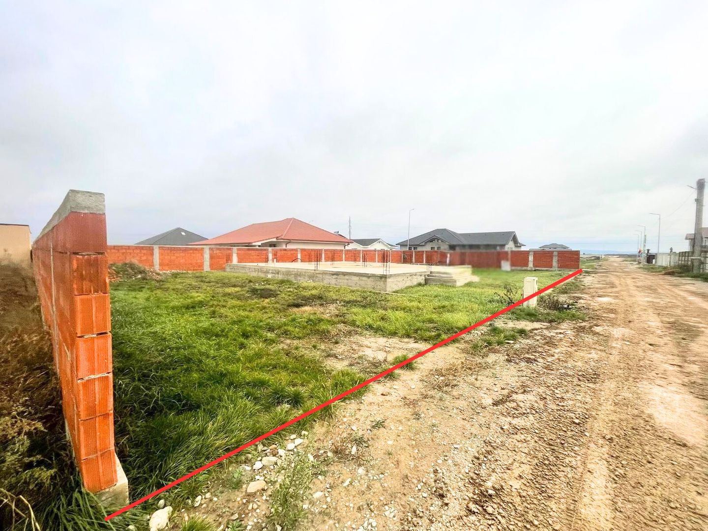 Teren intravilan, fundatie proiect casa, gard si utilitati-Zona Cheriu - Poză 14