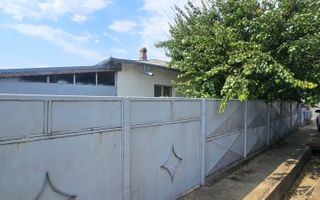Casa la sol cu teren 1055 mp si livada - Vanatori, Galati - Poză 3