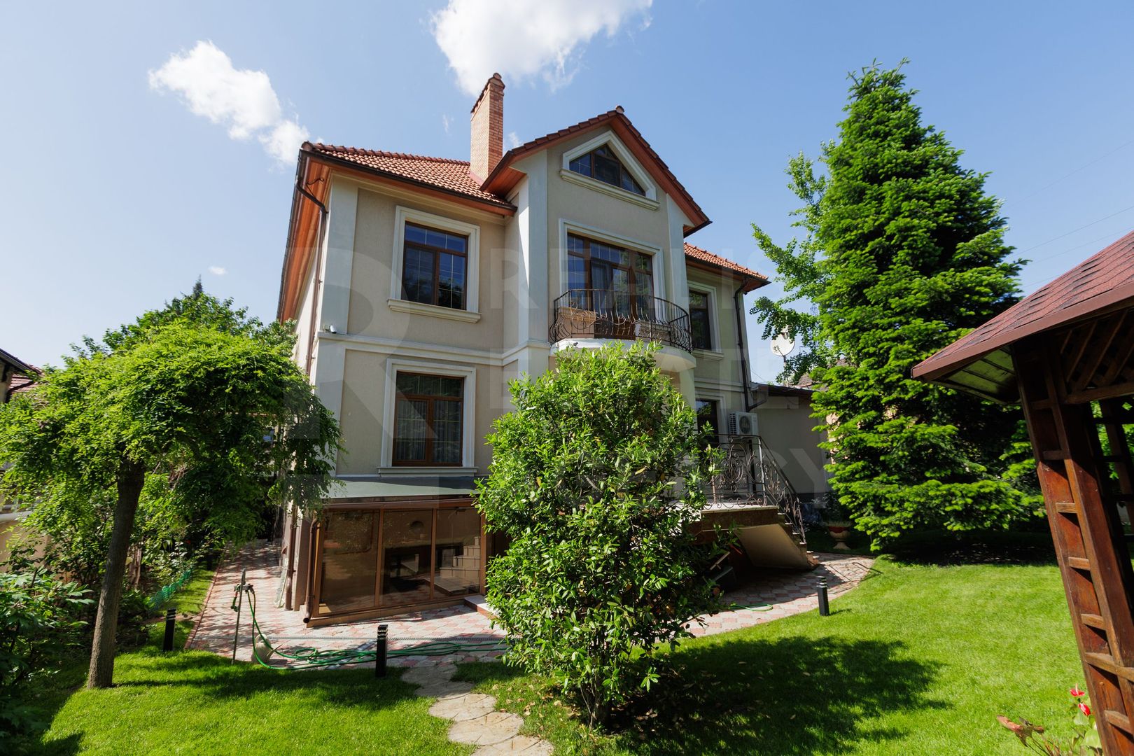 Vânzare, casă 3 nivele, stradela  5 Pomicultorului, Codru - Poză 2