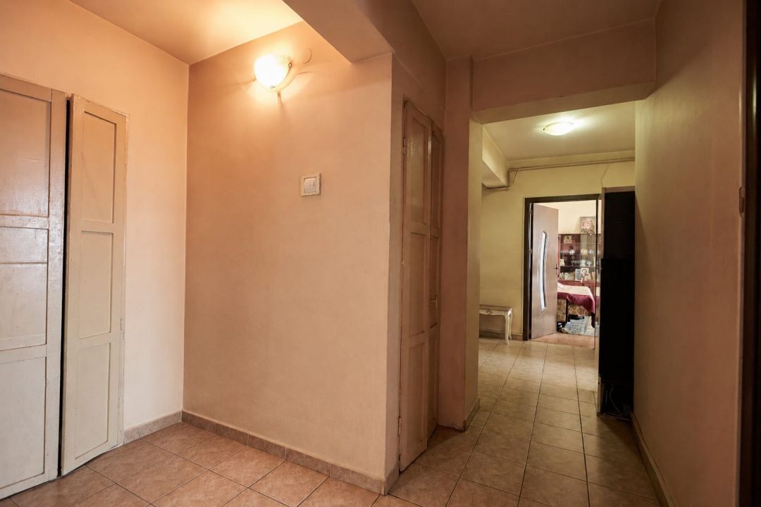 Vand/Schimb Apartament 3 camere ultracentral cu Apartament 2 camere+diferenta - Poză 7