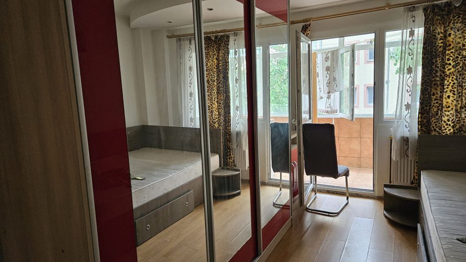 Inchiriere apartament 2 camere, Gavana zona Piata, stradal - Poză 3