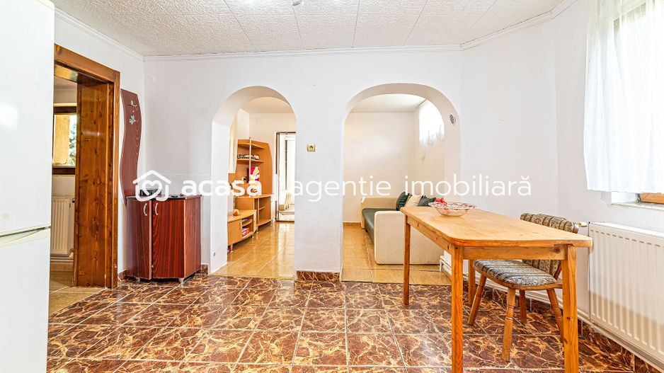 Vandut Apartament cu doua camere, central, la parter. - Poză 6