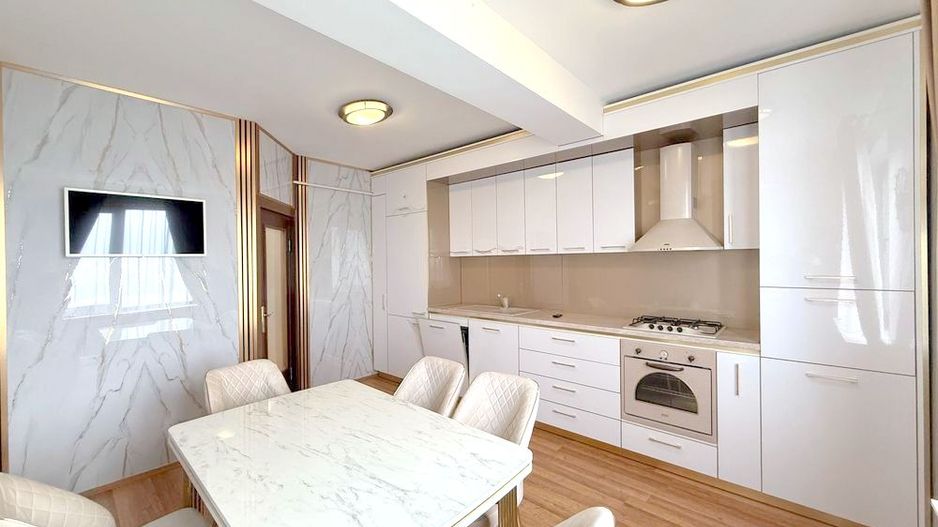 Vanzare -3 camere lux, vedere la Dunare – Faleza, 105 mp, 240.000 euro - Poză 5
