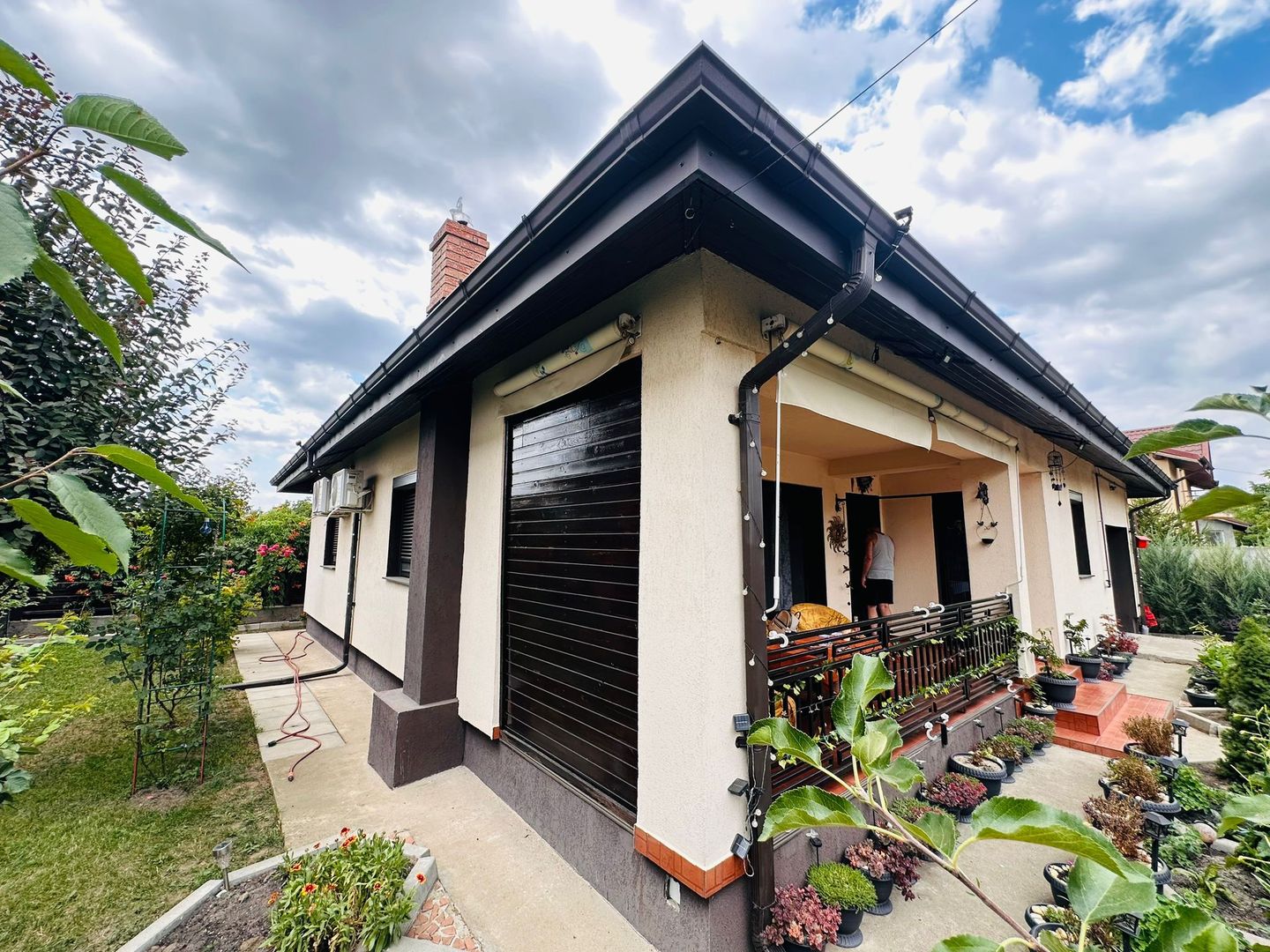 Parter cu structură pentru etaj, curte amenajată și organizare impeca - Poză 2