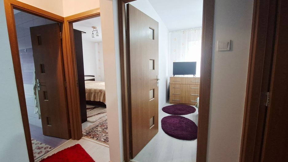 Apartament 3 camere, renovat și mobilat | 2 băi | Zona - Spitalul Județean - Poză 3