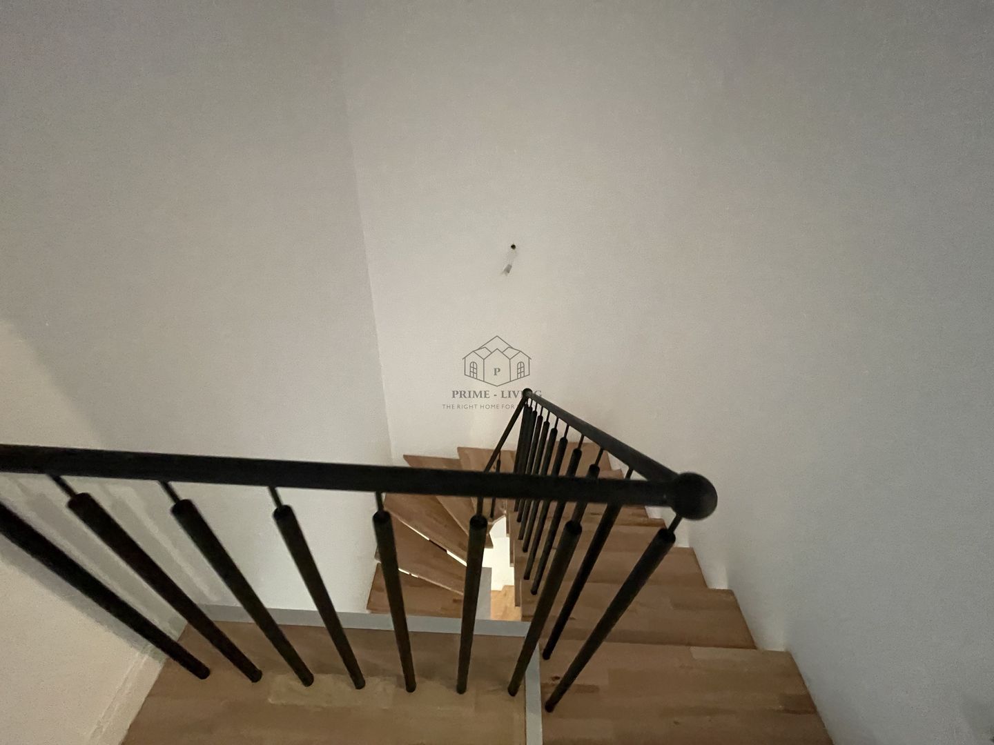 CASA NOU CONSTRUITA IN COMPLEX REZIDENTIAL LA VANZARE IN PIPERA - Poză 12