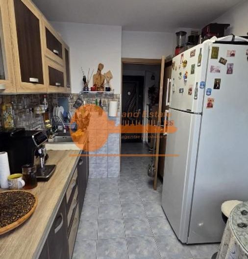 Apartament cu 3 camere in zona Ghencea-Drumul Taberei - Poză 8