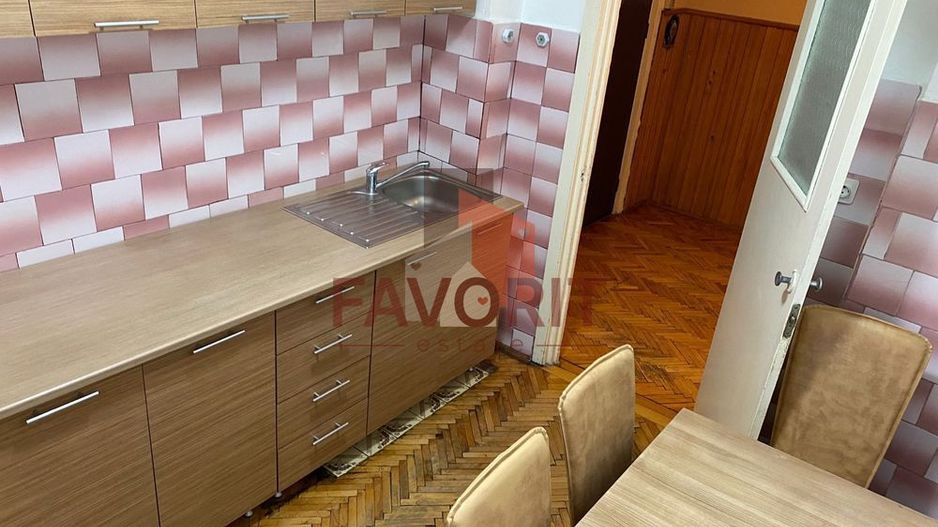 Etaj 1 . Decomandat. Zona Lipovei - Poză 4