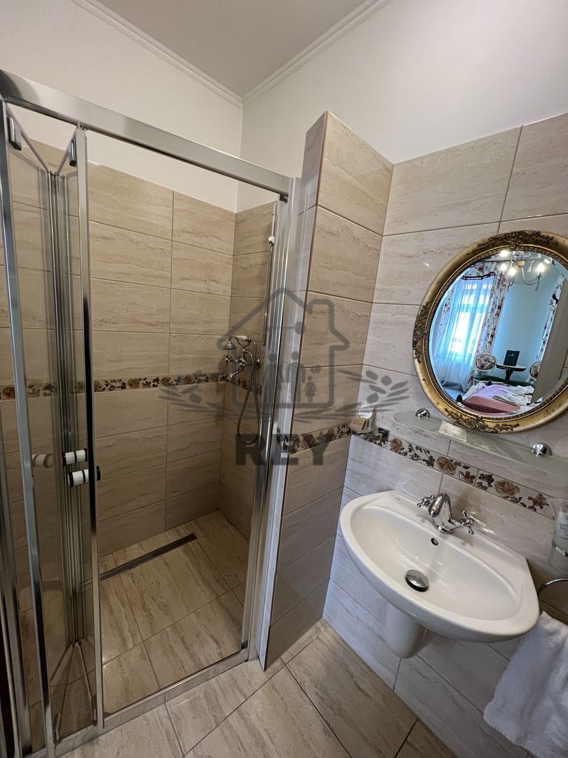 Vila de vanzare in zona Centrala/Orasul de jos - Poză 37