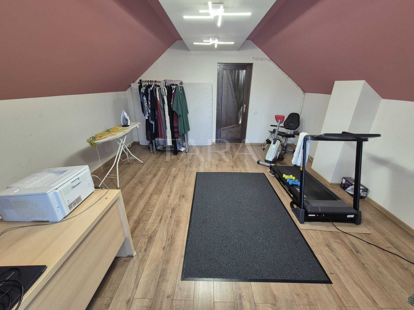 Casă cu grădină generoasă, perfectă pentru familie - Luna de Sus. - Poză 4