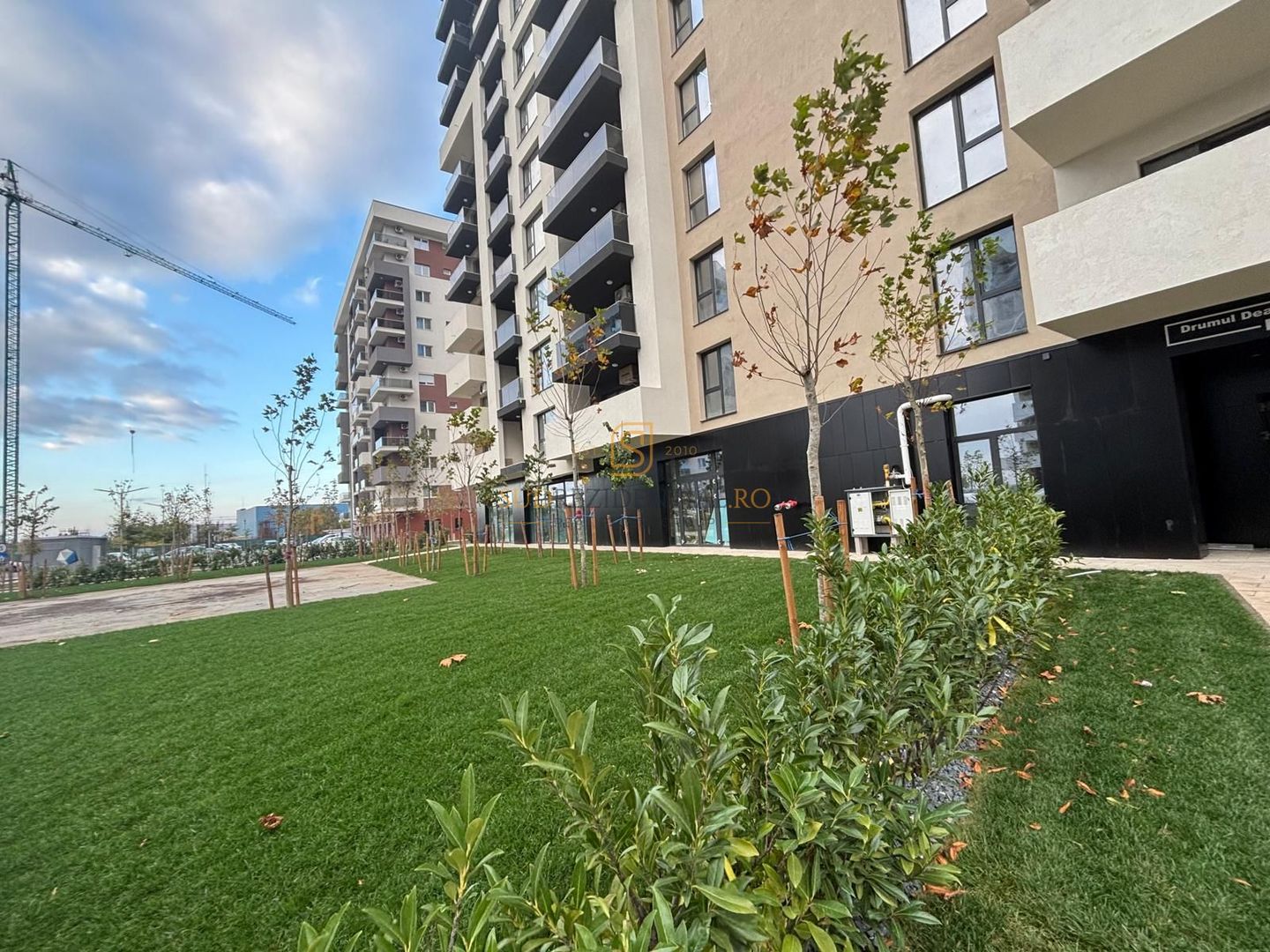 Spatiu comercial excelent, 200 mp, vitrina ampla, locuri de parcare - Poză 8