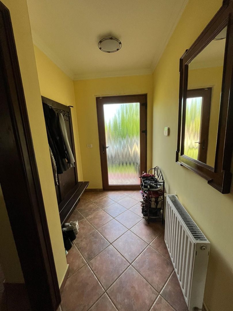 Casă elegantă, spațioasă, ideală pentru familie – Sanmihaiu Roman - Poză 14