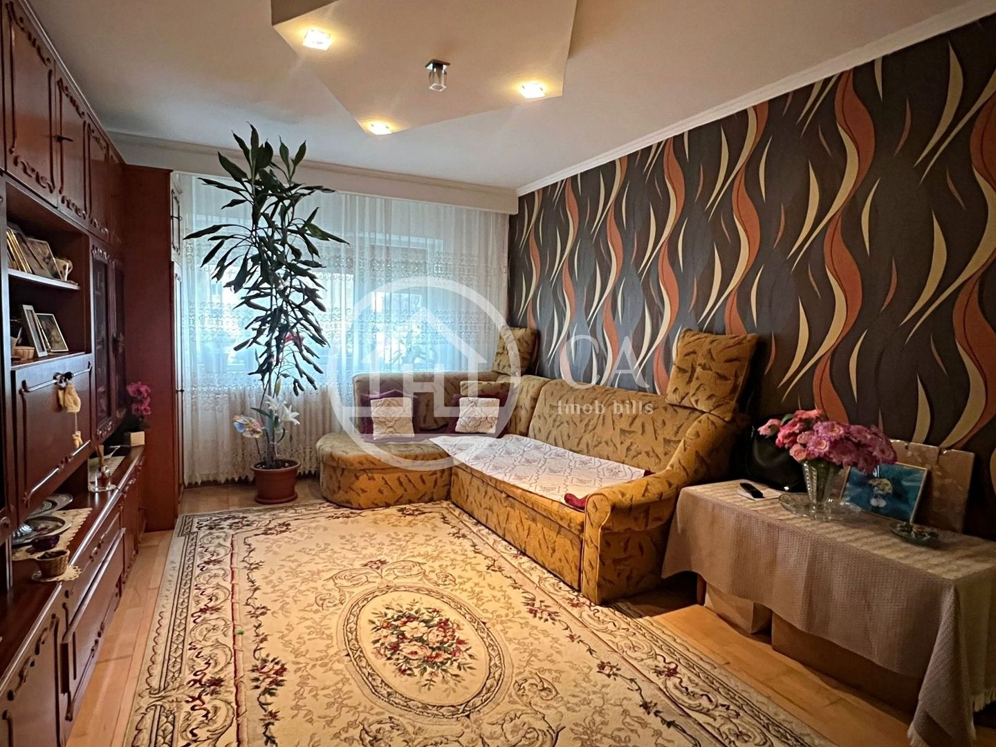 Apartament de vanzare cu 4 camere in zona Nufarul, Oradea - Poză 1