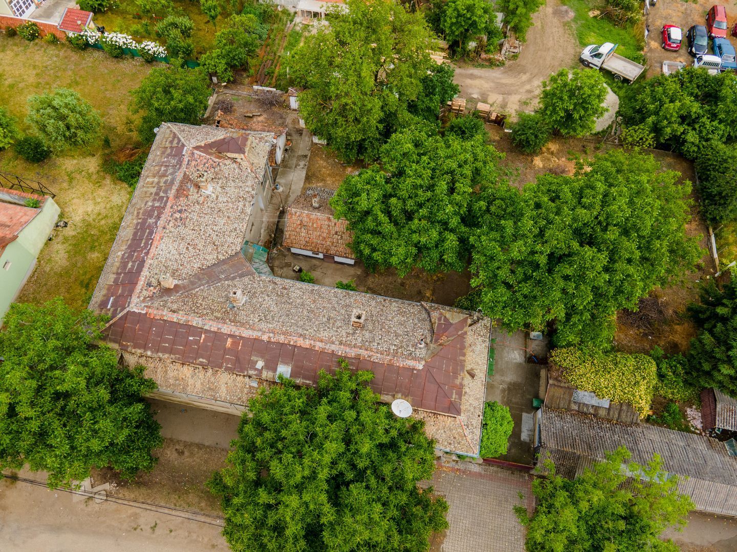 Casă cu teren 1674 mp - Poză 18