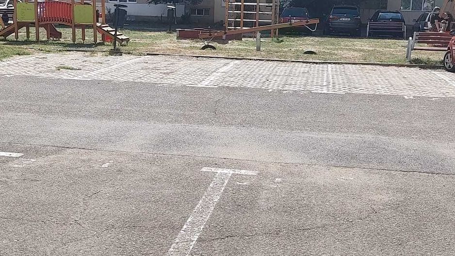 BRASADAS vinde ap 2 cam etaj 4/4 in zona 14 Mai. - Poză 6