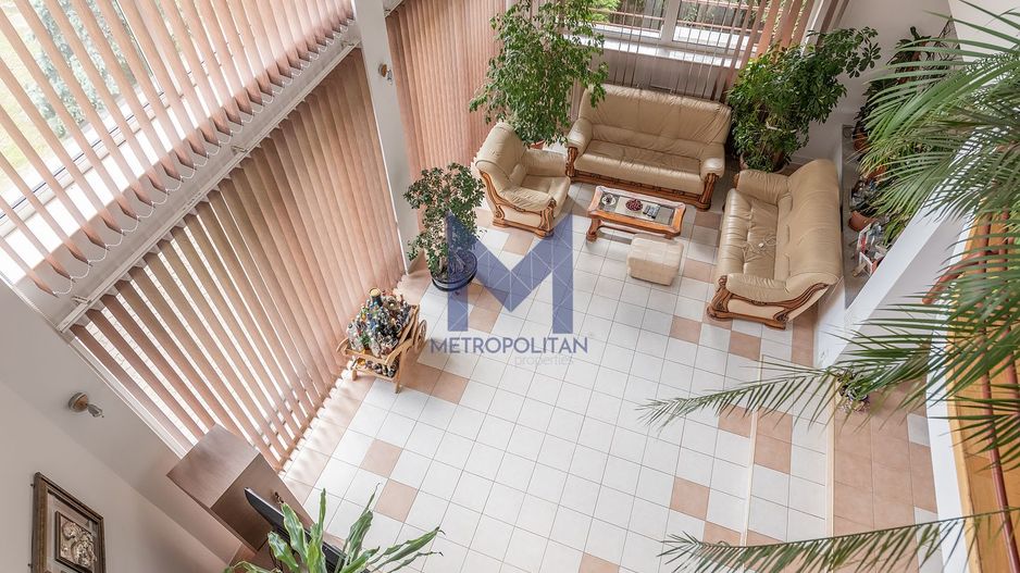 Vilă cu 1.350 mp teren în mijlocul orașului Grădina Botanică - Poză 12