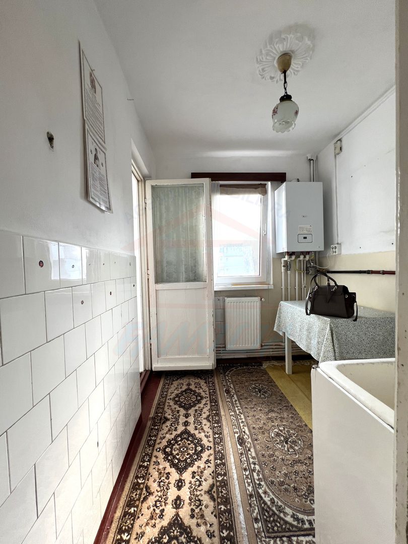 🏡 Apartament 2 camere, etaj 3, stradal – zonă excelentă Micro 40 - Poză 8