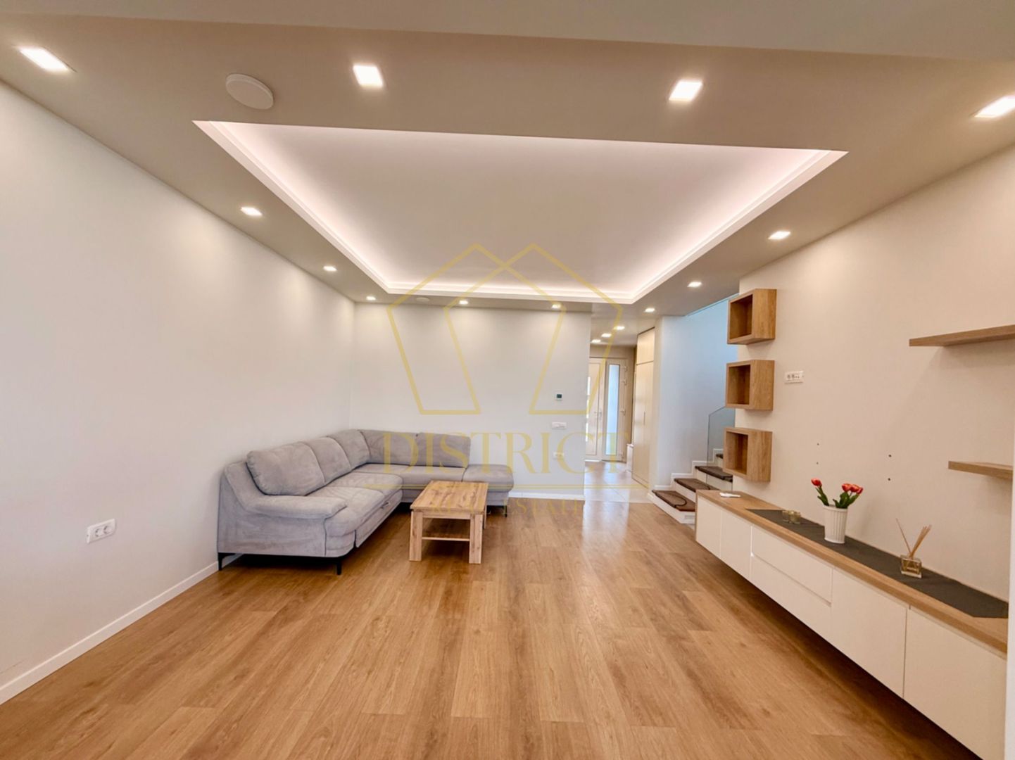 Duplex deosebit cu 5 camere | Garaj + beci | Dumbravita - Poză 1