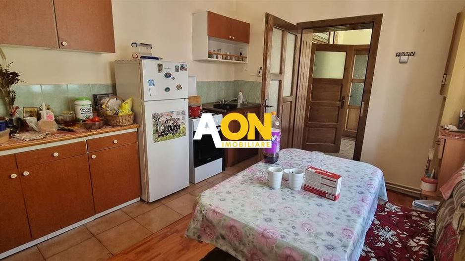 Casa individuala, 2 Camere, zona Poarta I,  300mp teren - Poză 1