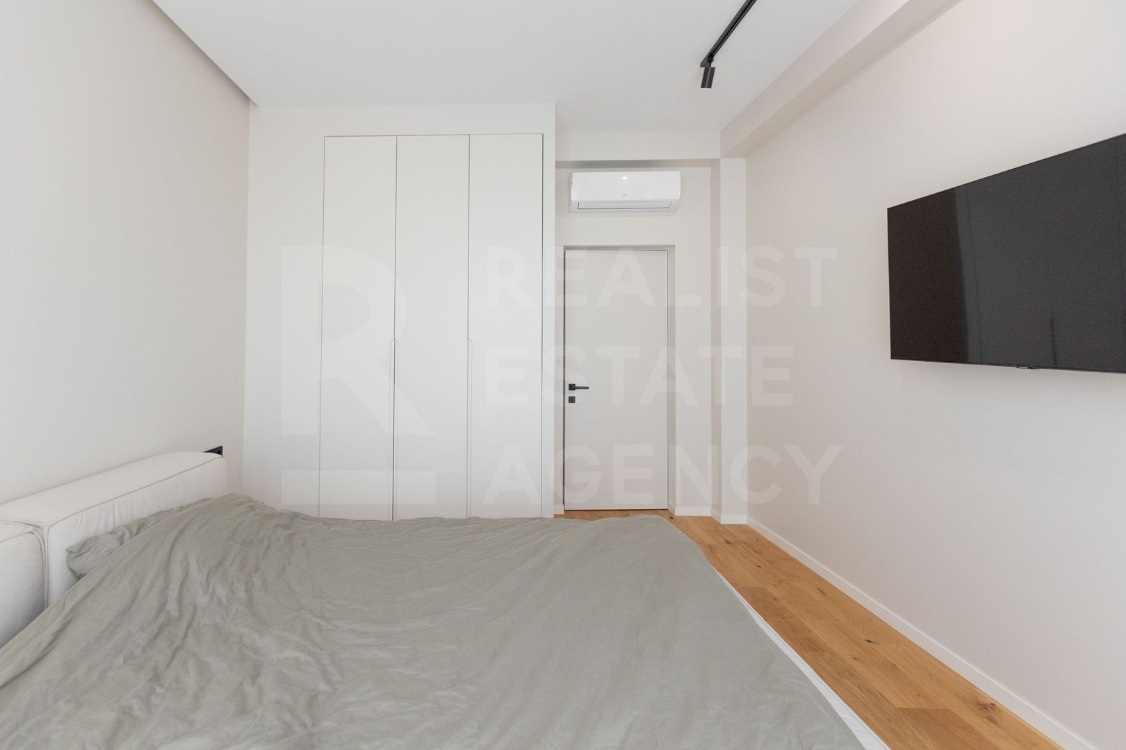 Chirie, casă, 2 nivele, 4 camere, str. Bujorilor, Centru - Poză 13