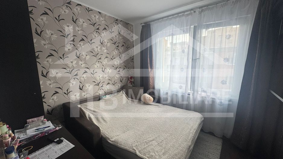 Apartament cu 3 camere, 70 mp, decomandat, garaj, Zona Fortuna - Poză 6