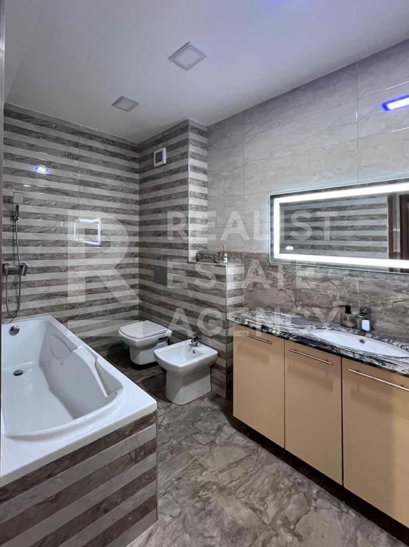 Apartament cu 3 camere – 13 Decembrie,  Coresi la 5 minute pe jos. - Poză 13