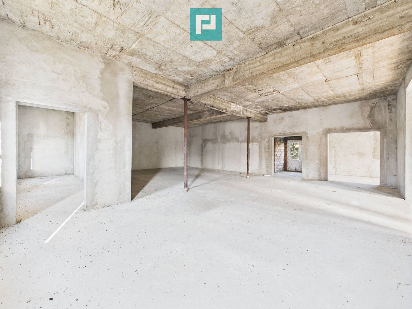 Imobil spațios la roșu pentru investiție - Vinga - Poză 1