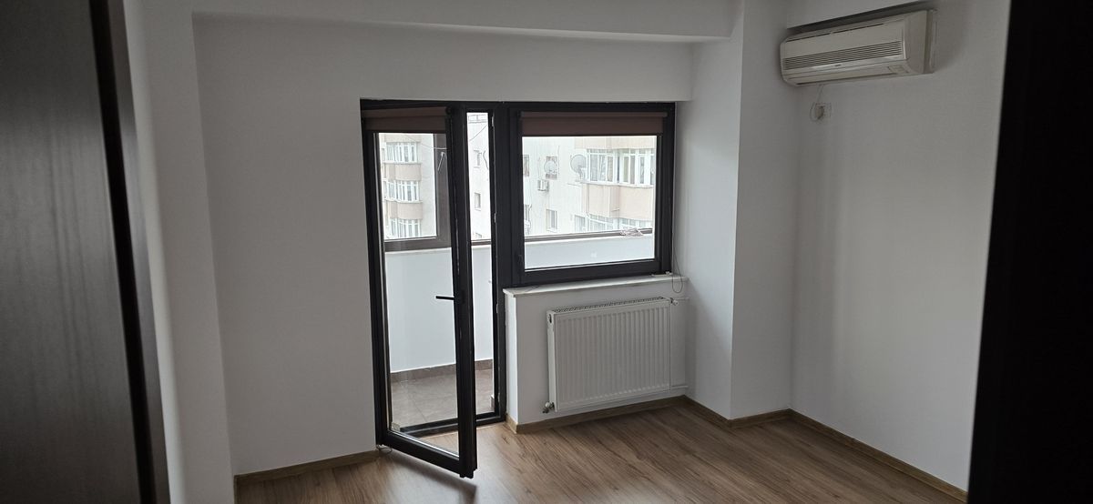 Apartament luminos bulevardul Decebal/Piața Muncii - Poză 3